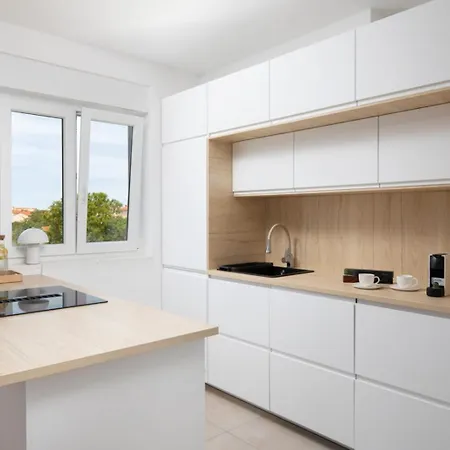 Nest & Work Retreat Apartment *