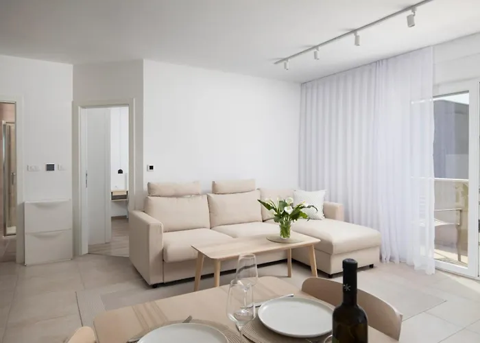 Nest & Work Retreat Apartment *