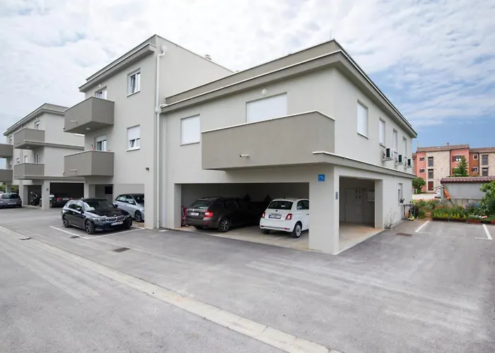 Apartment Nest & Work Retreat