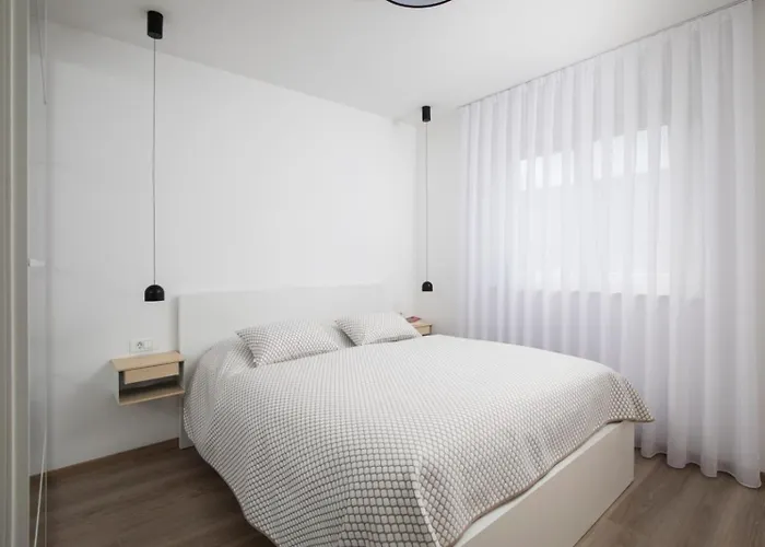 Nest & Work Retreat Апартаменти Пула